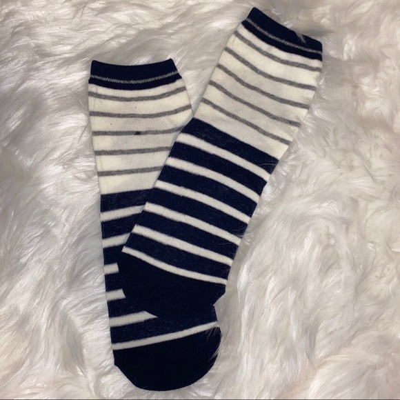 Sleepy Puppy Socks - Picture 2 of 3